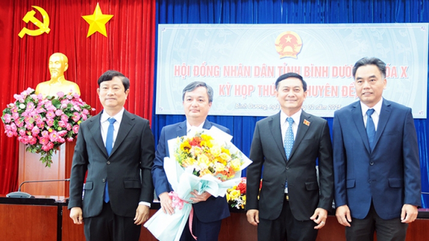 Phê chuẩn kết quả bầu, miễn nhiệm phó chủ tịch UBND 2 địa phương