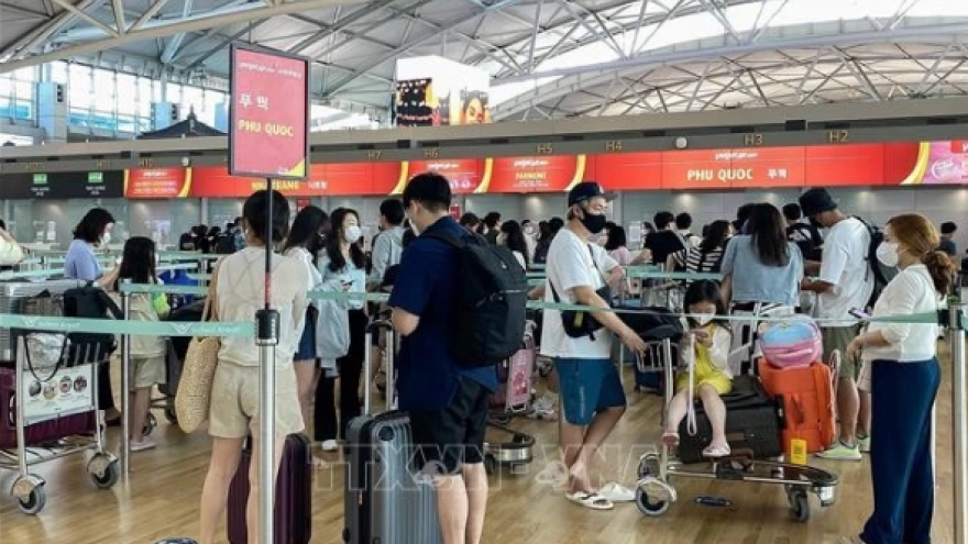 RoK, China top tourism sources for Vietnam in February