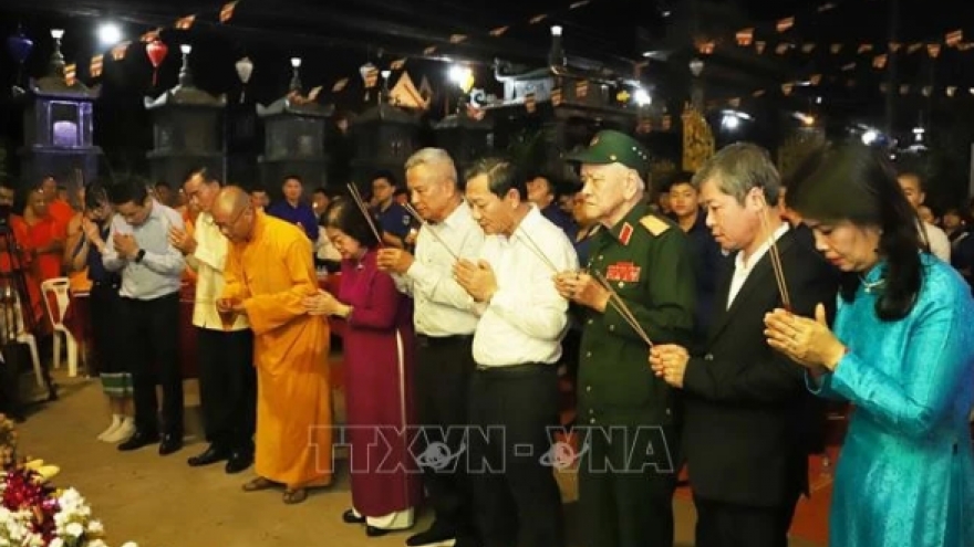 Vietnamese, Lao fallen heroes commemorated in Vientiane
