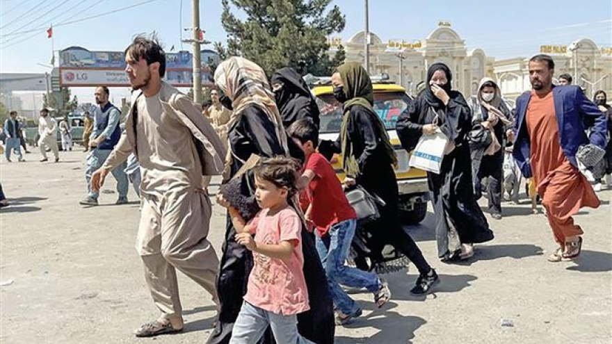 Người dân Afghanistan sơ tán trước các cuộc truy quét