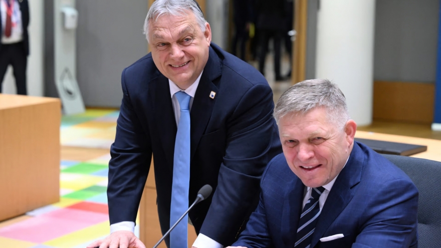Hungary và Slovakia kêu gọi EU bắt đầu đàm phán với Nga về xung đột tại Ukraine