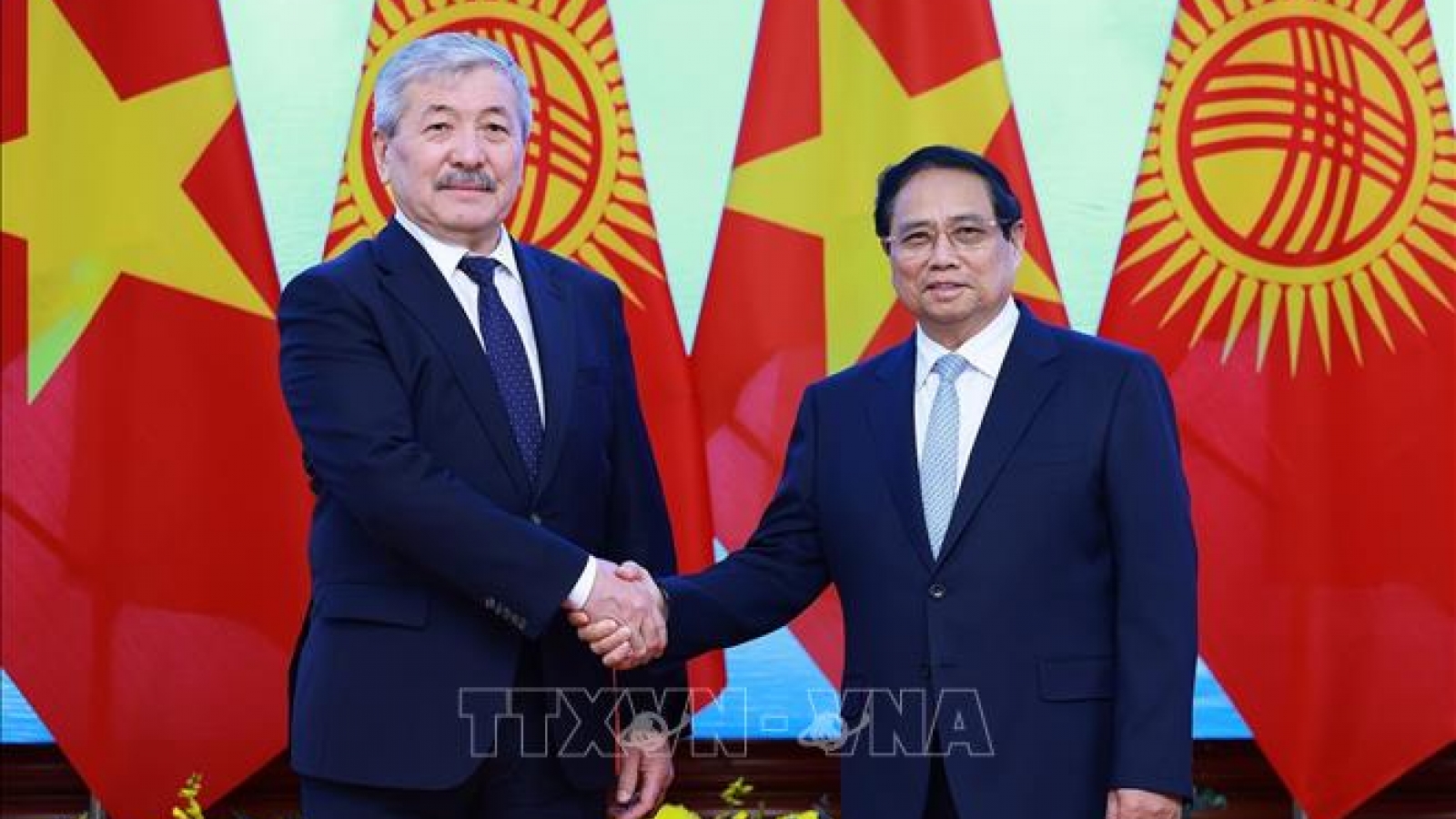Thủ tướng Cộng hòa Kyrgyzstan kết thúc tốt đẹp chuyến thăm chính thức Việt Nam