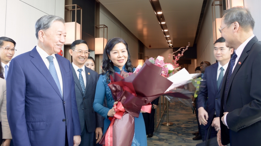 Tổng Bí thư Tô Lâm tới Sân bay quốc tế Changi, bắt đầu thăm chính thức Singapore