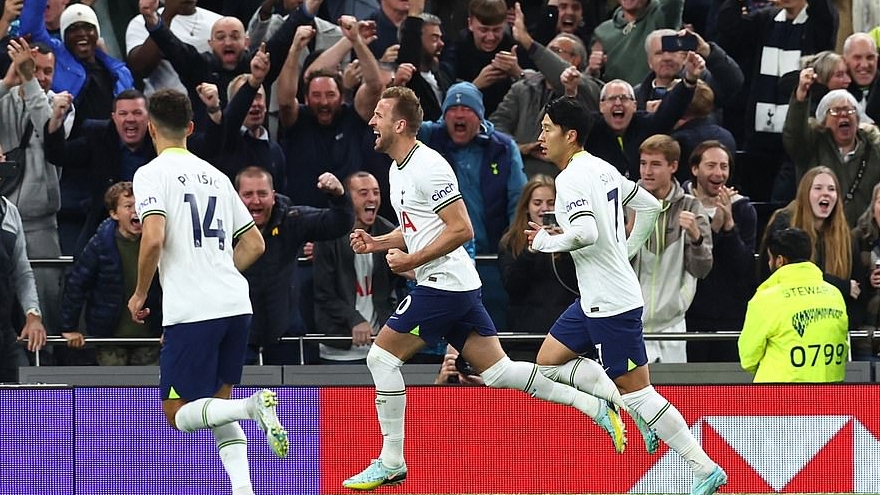 Kane ghi bàn, Tottenham vẫn bại trận trước Liverpool