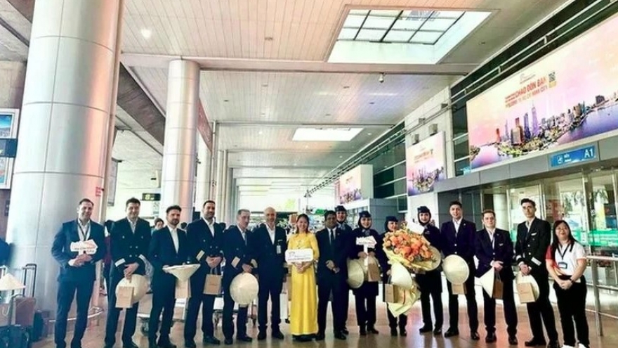 HCM City welcomes first charter flight from Iran