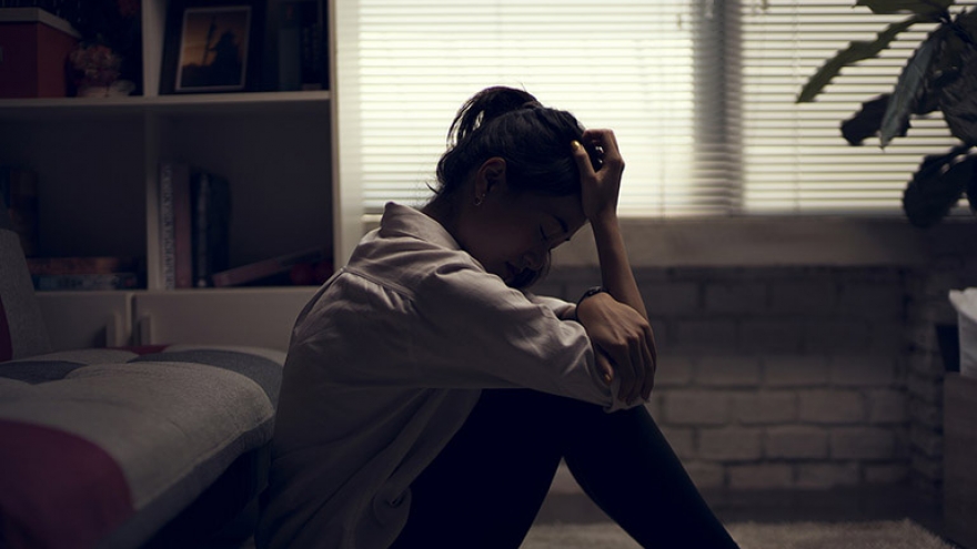 Xấu hổ vì lấy phải chồng "trẻ con"