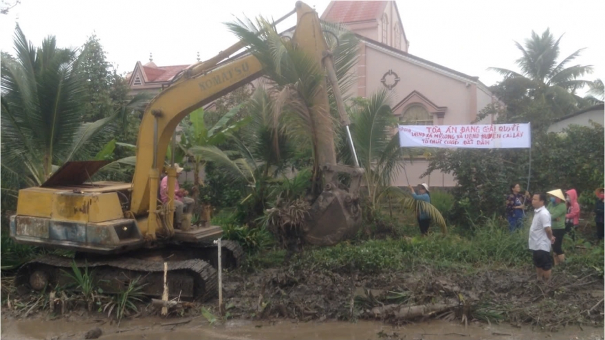 Làm rõ một số cán bộ ở Tiền Giang bị dân tố cáo liên quan đất đai, tiền bạc