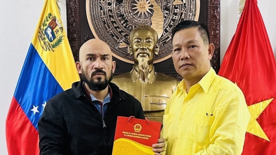 Venezuelan professor brings Vietnamese culture to Latin America nation