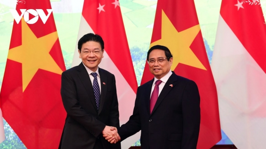 Welcome ceremony for Singaporean Prime Minister in Hanoi