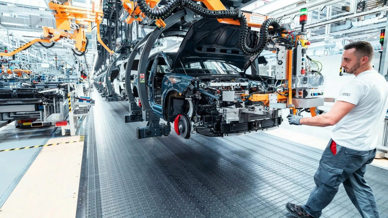 Audi cắt giảm 7.500 nhân sự, dừng kế hoạch chỉ sản xuất xe điện