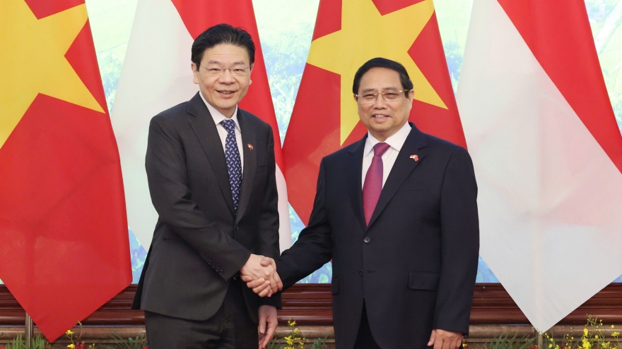 Thủ tướng Phạm Minh Chính đón, hội đàm Thủ tướng Singapore