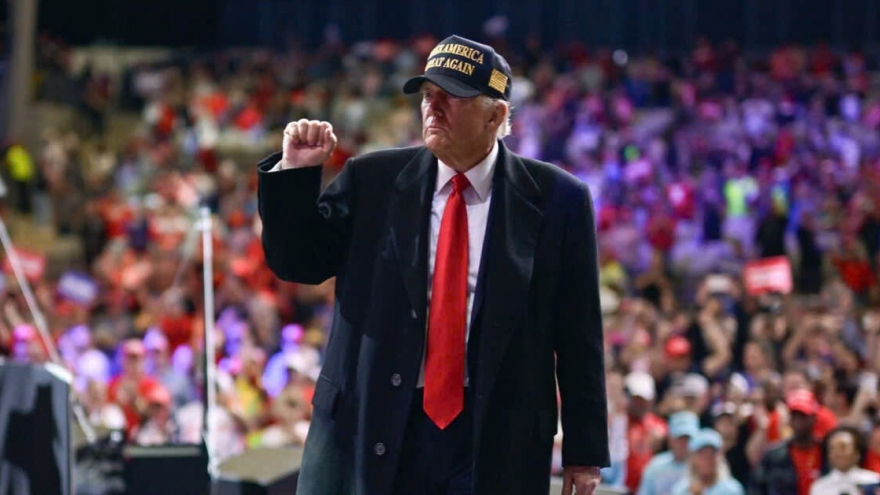 Tổng thống Donald Trump sẽ công bố thuế ô tô mới vào ngày 2/4