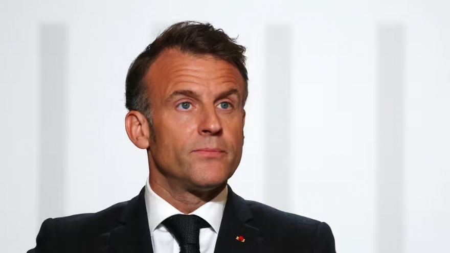 Tổng thống Emmanuel Macron kêu gọi các nhà khoa học đến Pháp