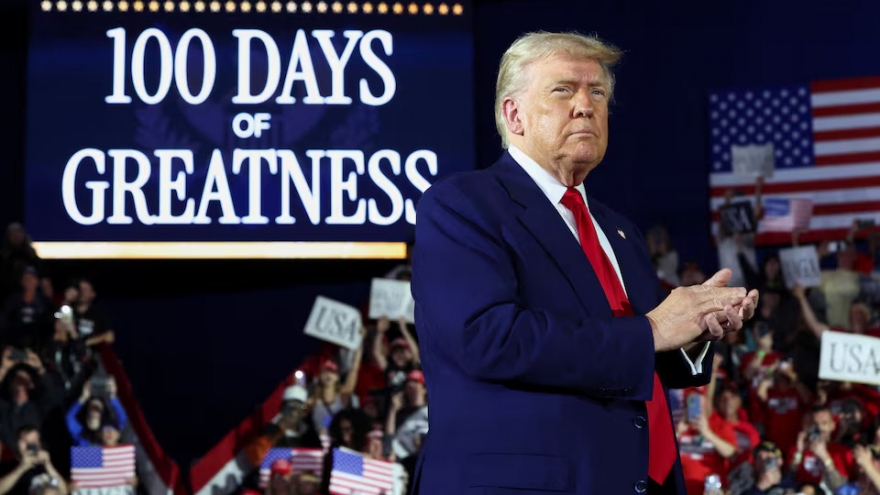 Tổng thống Donald Trump: “100 ngày đầu tiên thành công nhất”