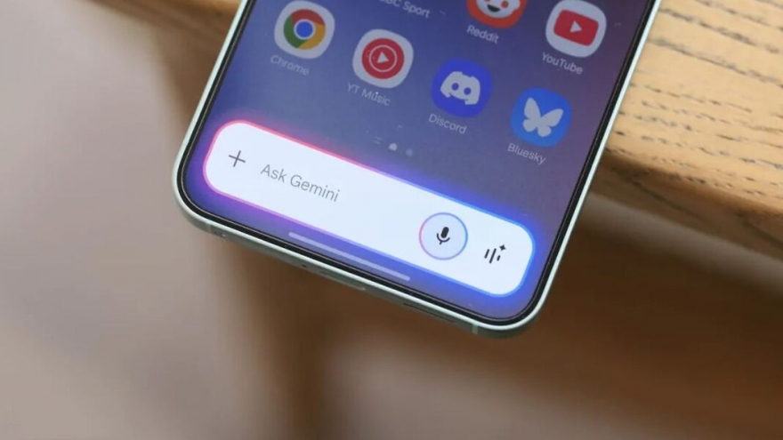 Google lại giở trò mua chuộc nhà sản xuất smartphone để độc quyền