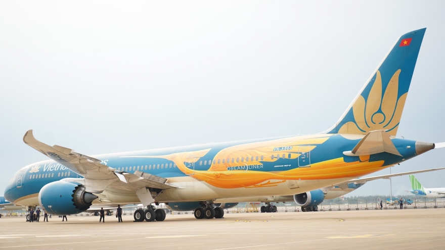 Vietnam Airlines ra mắt máy bay có hình chim Lạc, chào mừng 30 năm thành lập