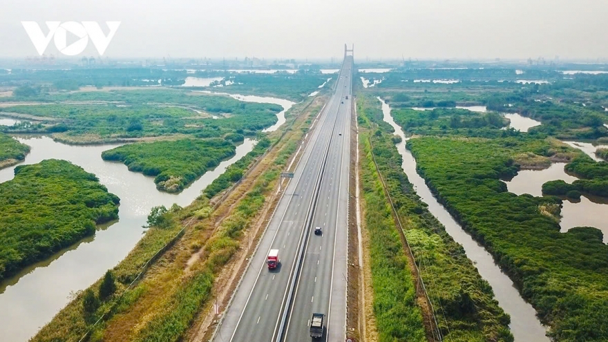 Vietnam to launch many expressway projects to improve regional connectivity