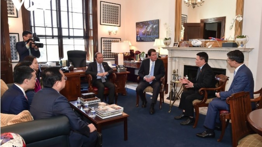 Deputy PM Ho Duc Phoc promotes economic ties during US visit