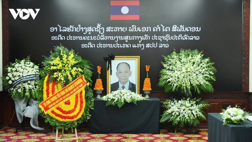Vietnam mourns former Lao President Khamtay Siphandone’s passing