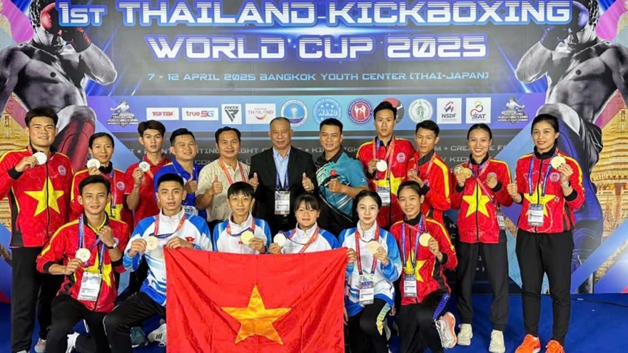 Vietnamese kickboxers bring home five World Cup gold medals