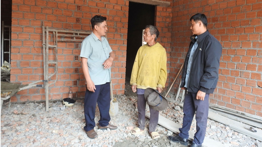Gần 1.900 hộ dân tại Kon Tum thoát cảnh sống trong nhà tạm, nhà dột nát