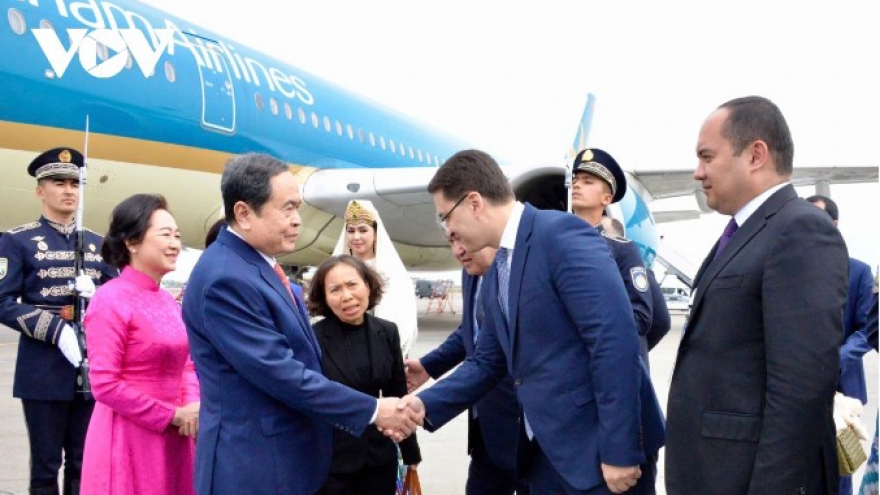 NA Chairman arrives in Tashkent for IPU-150 and official visit to Uzbekistan