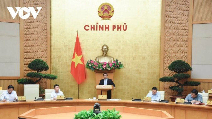 PM Chinh: Laws must be enforced  without delay to keep pace with reality
