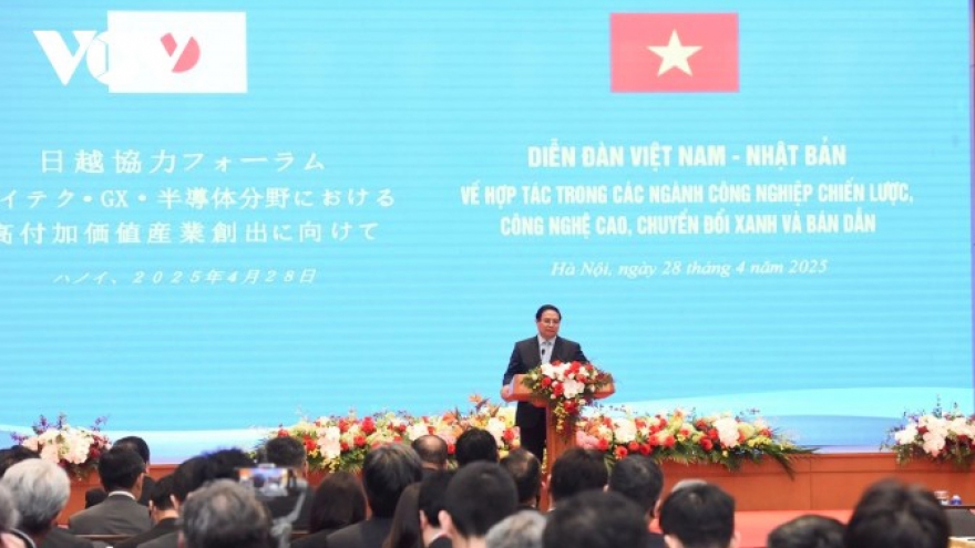 Vietnam, Japan look to stronger cooperation in strategic industries