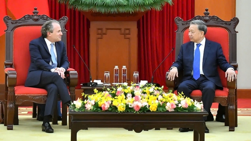 Vietnam attaches importance to relations with United States, says Party leader