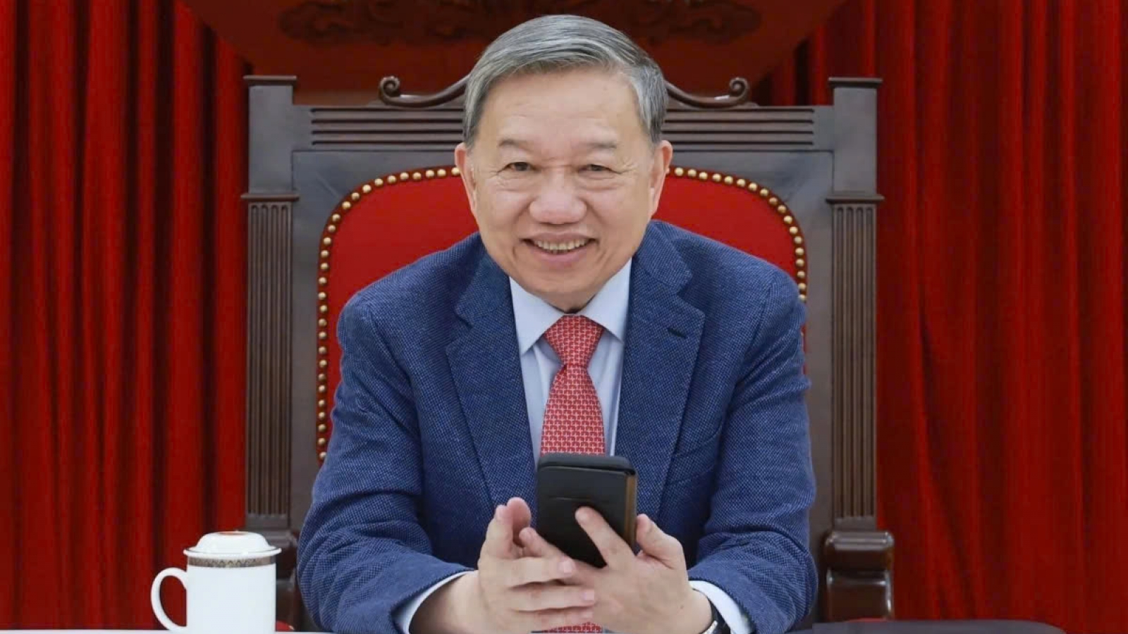 Party leader To Lam and US President Donald Trump hold phone talks over tariff