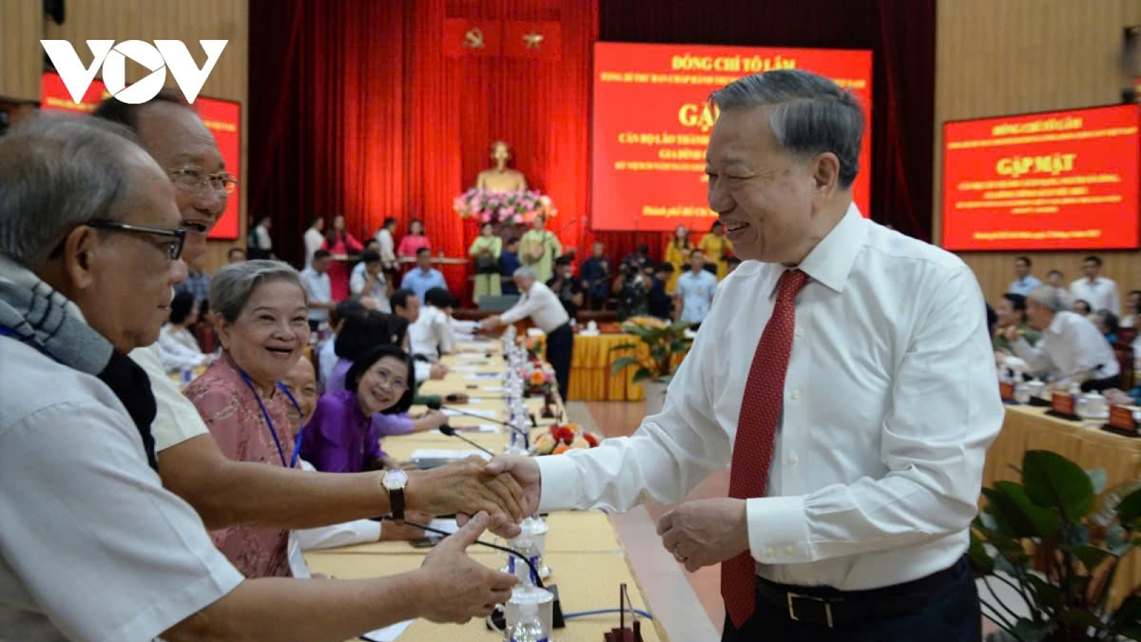 Party leader To Lam urges annual health check-ups for all citizens