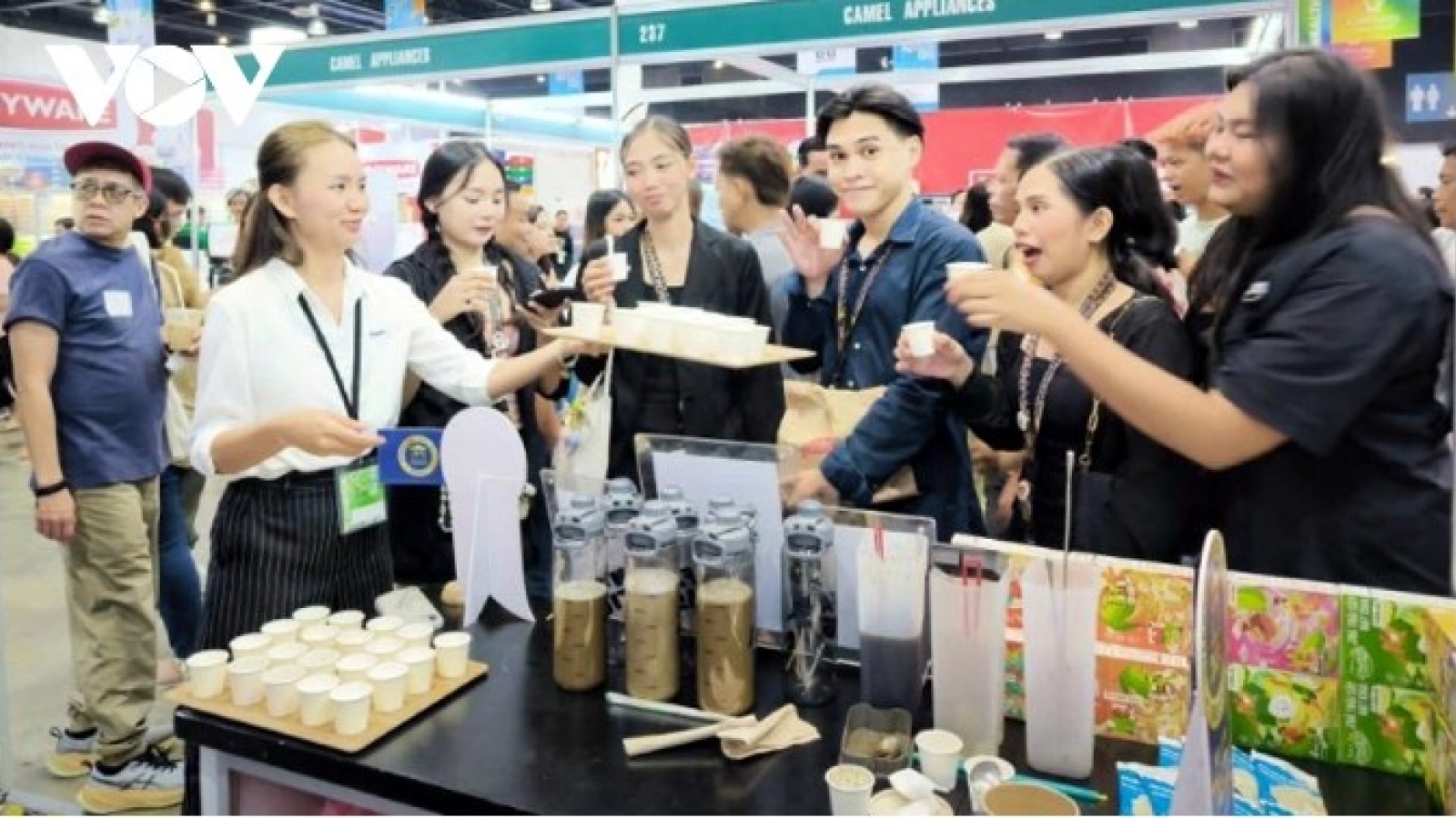Vietnamese products capture interest at Philippine Food Expo