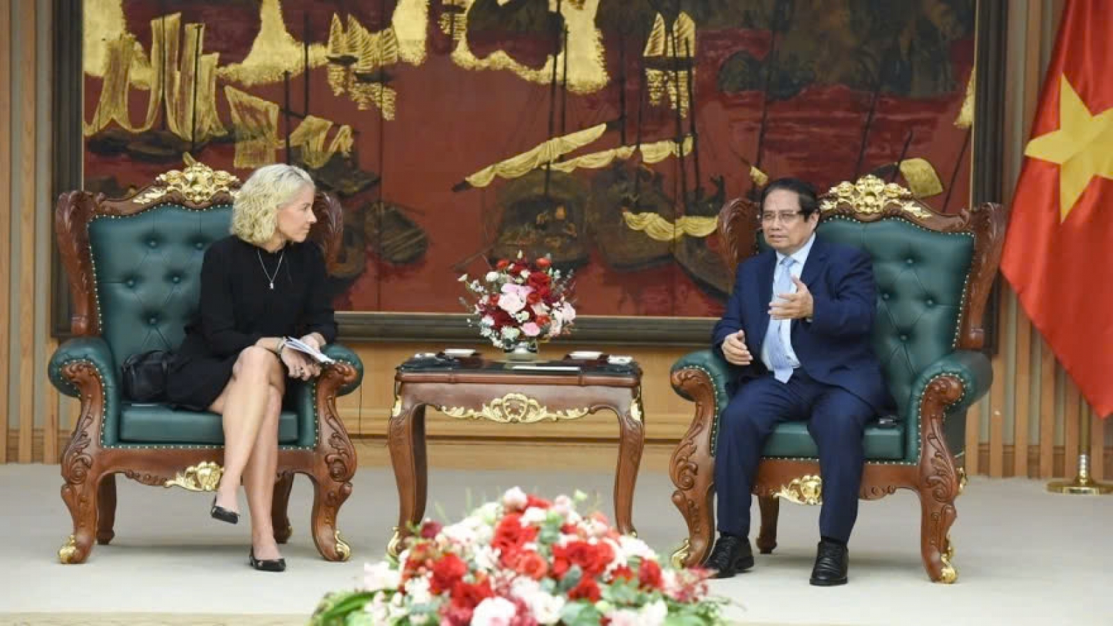 PM urges SYRE to invest in green, circular textile industry in Vietnam