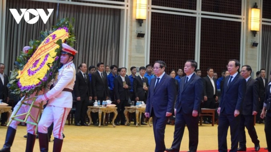 PM Chinh attends memorial service for former Lao leader in Vientiane