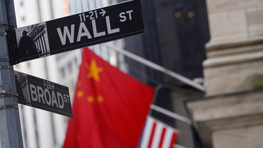 Ông Trump manh nha đẩy các công ty Trung Quốc ra khỏi Phố Wall