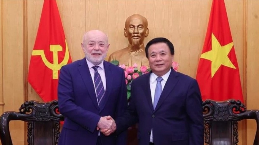 Vietnam, Russia strengthen academic research exchanges, political consultation