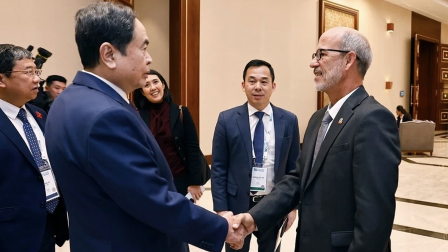 IPU-150: Vietnamese NA Chairman meets Cuban legislator
