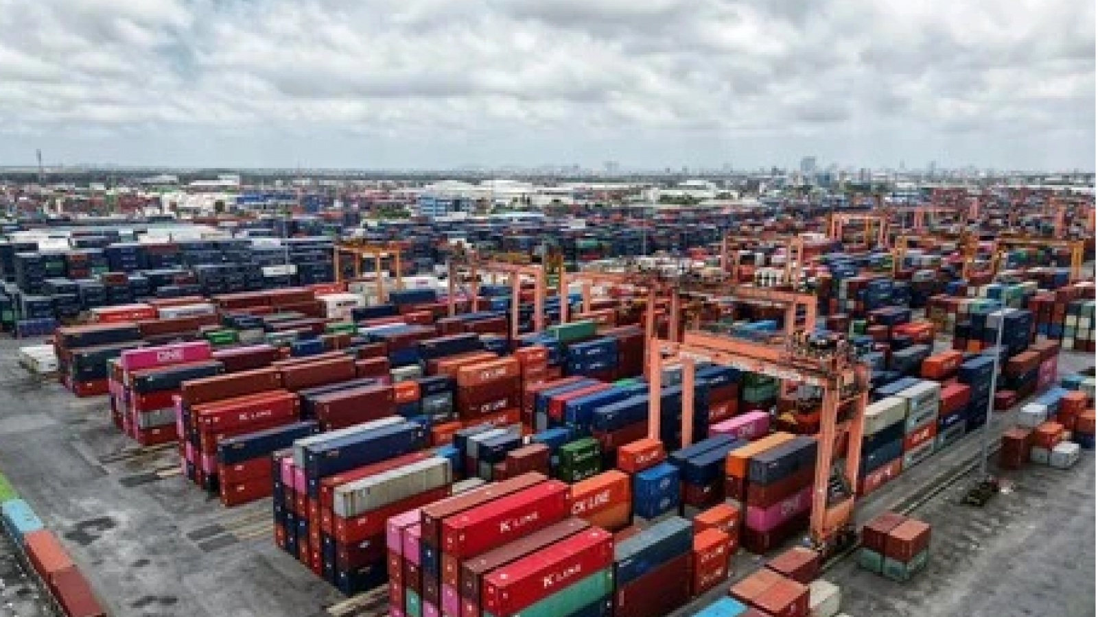 VCCI, AmCham call on US to delay new reciprocal tariffs on Vietnam's exports