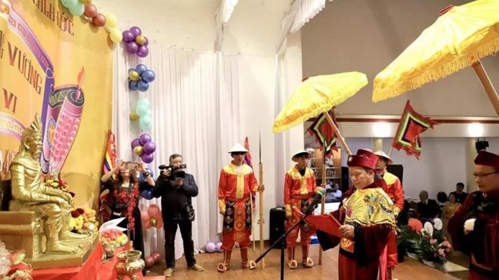 Overseas Vietnamese honour Hung Kings with ceremonies