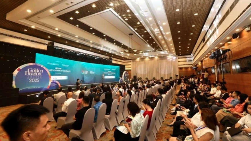 Vietnam remains attractive destination for foreign enterprises: forum