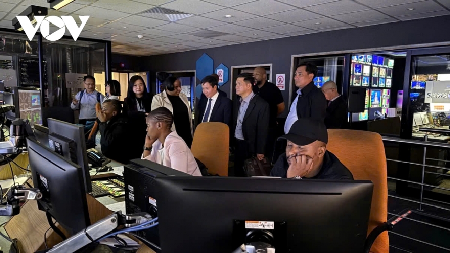 VOV explores cooperation opportunities with public broadcaster in South Africa