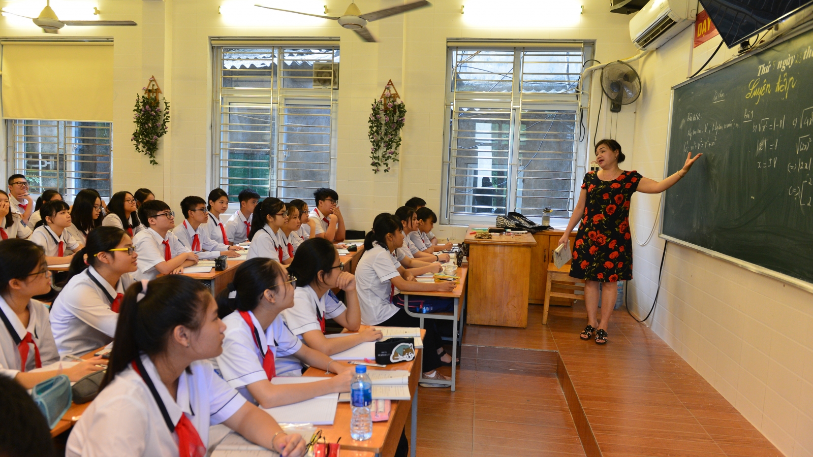 Thứ trưởng Bộ GD-ĐT: Tuyệt đối không để dạy thêm, học thêm ảnh hưởng đến thi cử