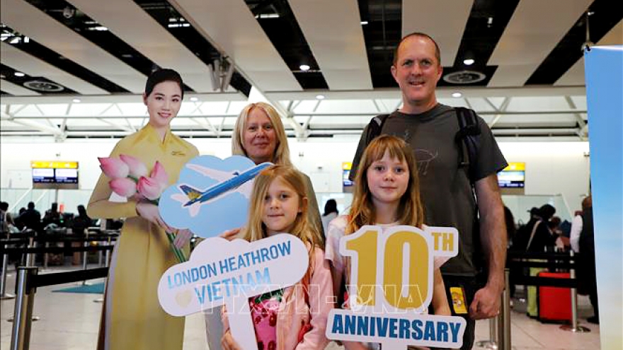 Vietnam Airlines marks 10 years of Vietnam – UK direct flight service