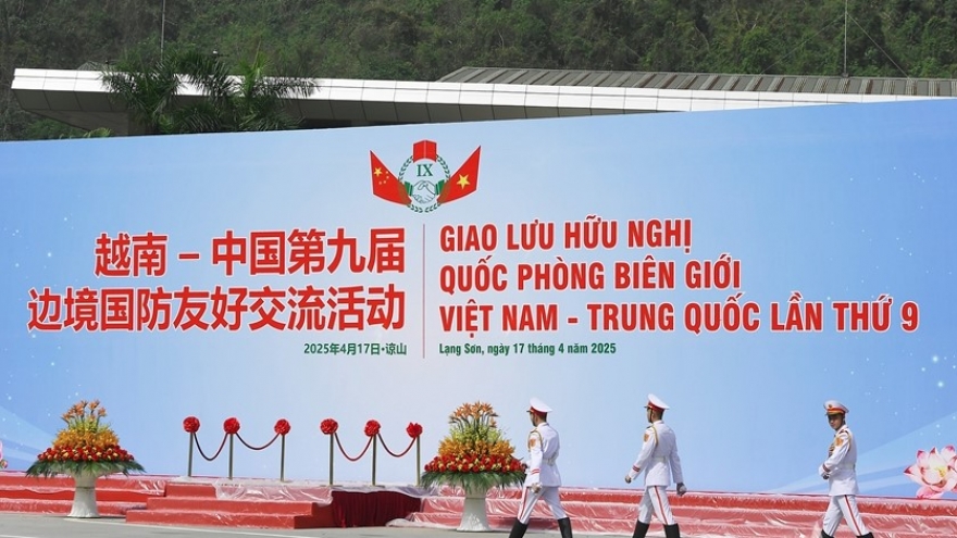 Vietnam, China hold defence exchange to boost strategic trust