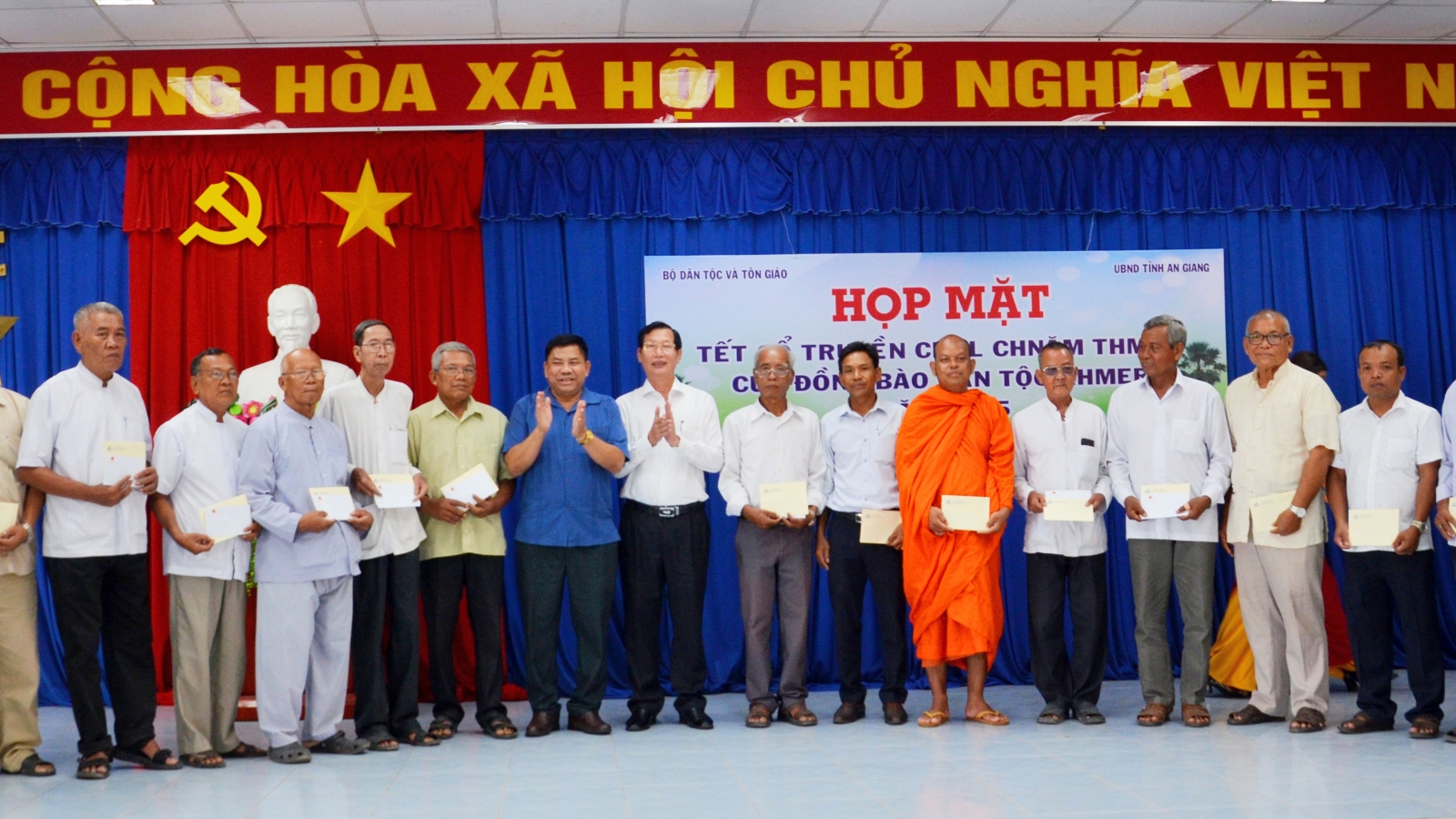 Bộ Dân tộc và Tôn giáo chúc Tết Chôl Chnăm Thmây của đồng bào dân tộc Khmer