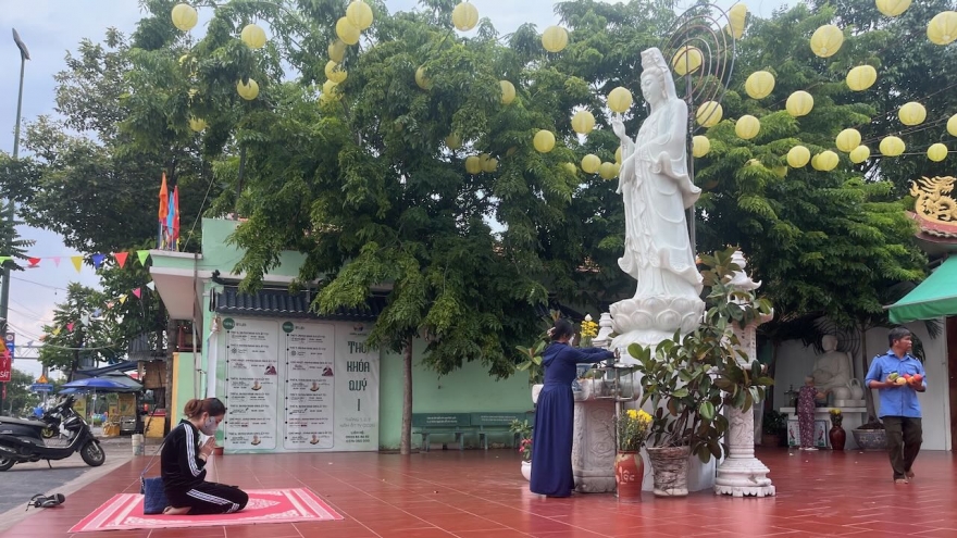 Phật tử tại TP.HCM vui mừng chờ đón Đại lễ Vesak
