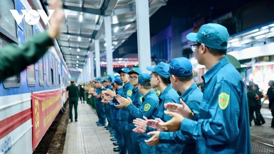Đường sắt chạy "Đoàn tàu Thống nhất" vào dịp 50 năm Giải phóng miền Nam 30/4