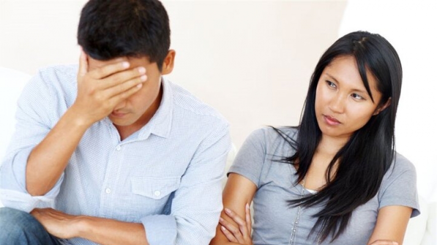 Trai tân vướng vào phụ nữ đã có chồng và những rắc rối