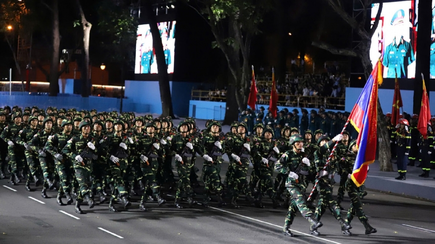 Tổng hợp luyện diễu binh, diễu hành lần 2 tại TP.HCM, có quân đội Lào và Campuchia