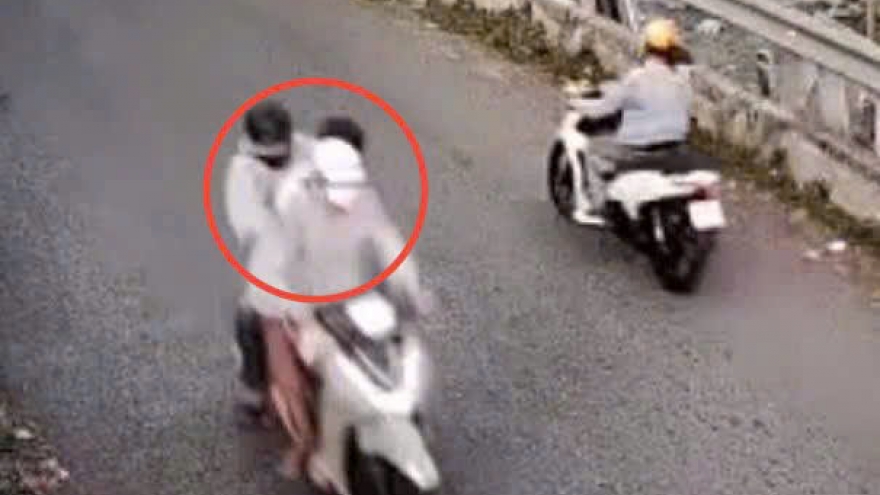 Truy bắt nhóm thanh thiếu niên cướp giật tài sản của người đi đường